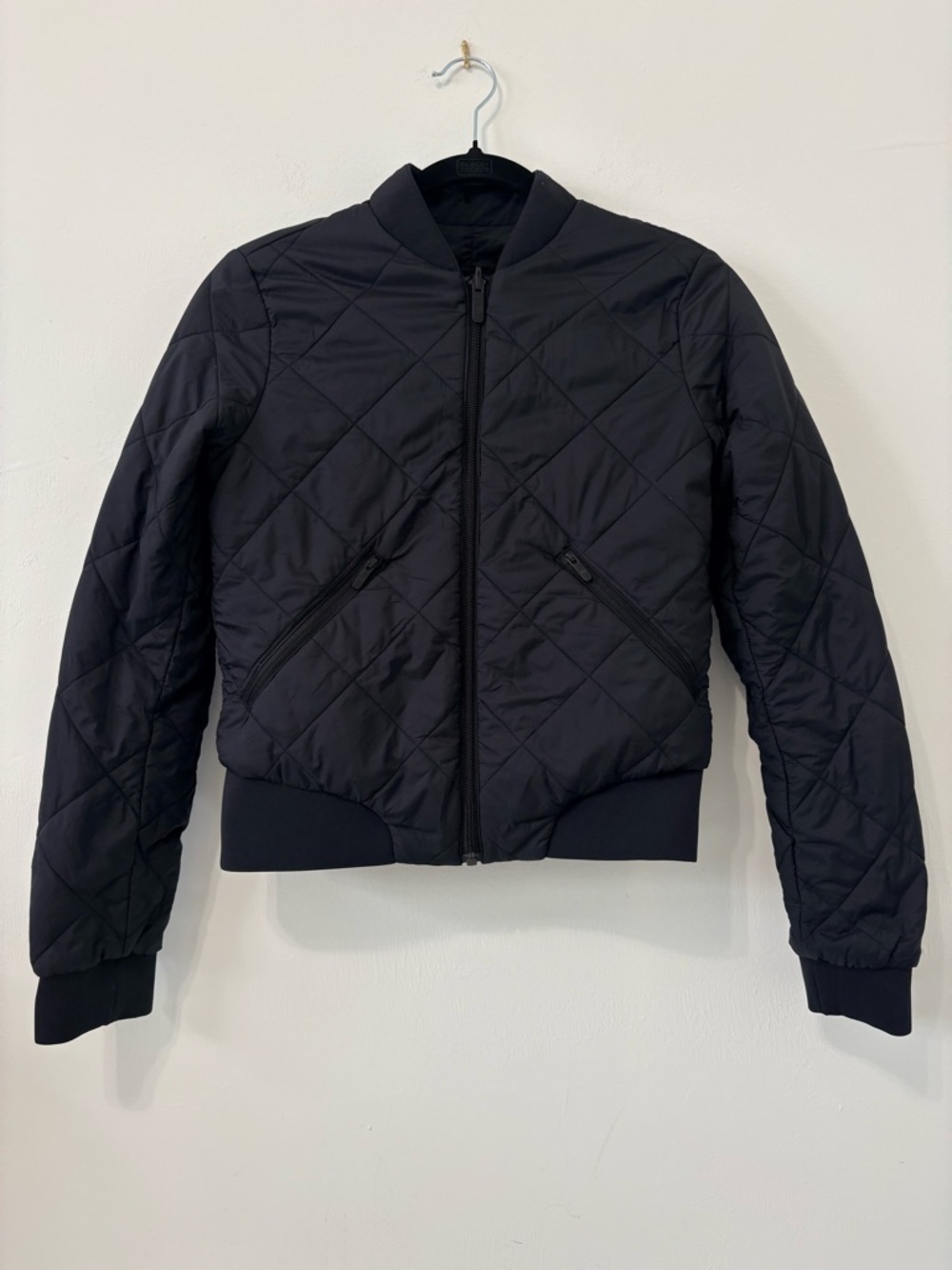 Lululemon Warm Two Ways Bomber Sz 2 Black Quilted Reversible EUC - Picture 3 of 16
